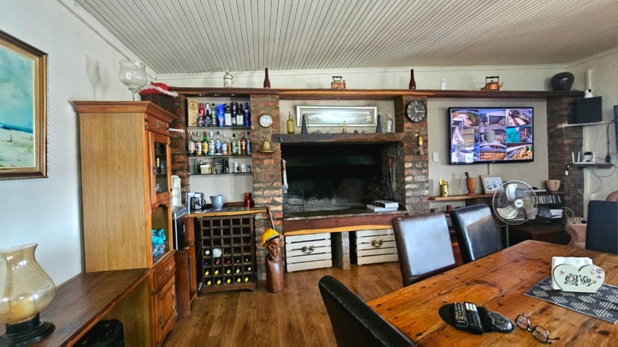 6 Bedroom Property for Sale in Malgas Western Cape